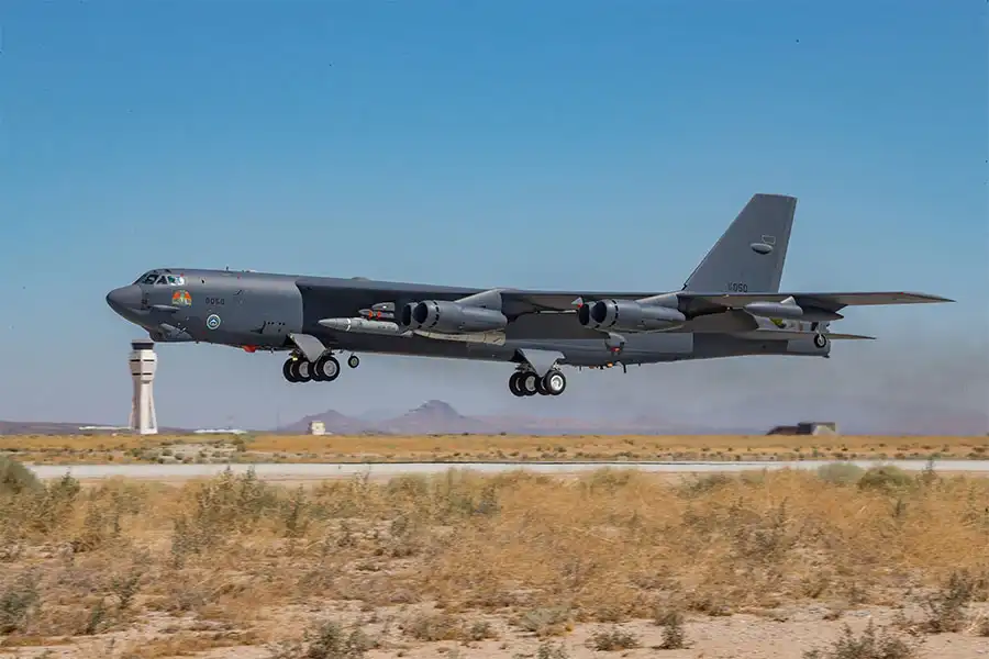 B52 Landing